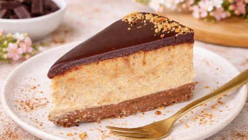 POSNA ČOKO-LEŠNIK TORTA: Sočna, bogata i kremasta torta koja se topi u ustima