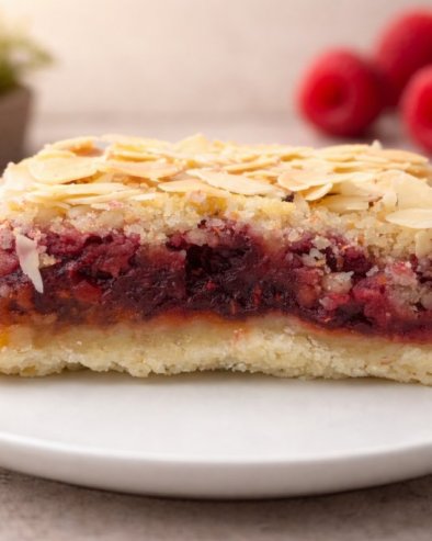 ЧУПАВА ПИТА СА МАЛИНАМА: Спрема се брзо, а укус је једноставно фантастичан