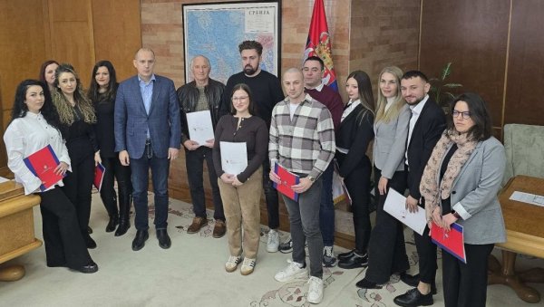 ЈОШ 14 ЗДРАВСТВЕНИХ РАДНИКА ВРАТИЛО СЕ У СРБИЈУ: Нигде није као код своје куће