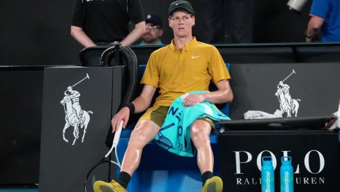 ŠOK! Ispao Janik Siner!