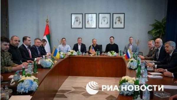 ОБЈАВЉЕНИ ДЕТАЉИ ПРЕГОВОРА: Представници Москве и Кијева једни наспрам других, ту су Виткоф и Кушнер (ВИДЕО)