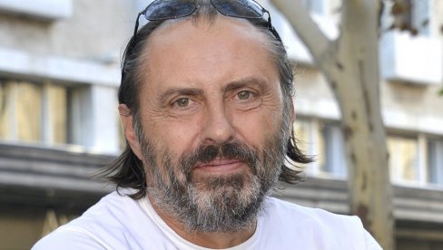 SEJO SEKSON ISMEJAO TOMPSONOVU PESMU: Pet minuta nagoveštava da će mi reći šta je bilo, ali nikako da kaže