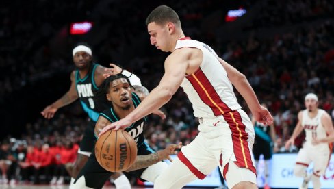 НИКОЛА ЈОВИЋ УЋУТКАО КРИТИЧАРЕ: Србин незаустављив у победи Денвера