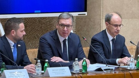 JEL VAS NIJE SRAMOTA? Vučić oštro na sednici Vlade: Nemojte da spavate dok ne rešite probleme! (VIDEO)