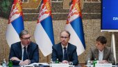 НЕМОЈ ДА СПАВАТЕ ДОК ТО НЕ РЕШИТЕ! Вучић љут на министре и директоре јавних предузећа - Шта сте се везали за канцеларију у Београду?
