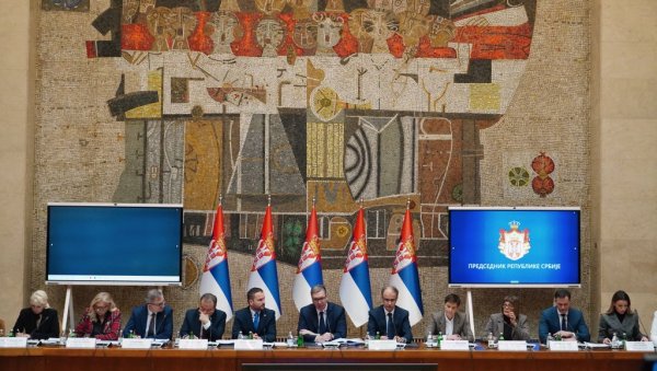 СВАКОГ ДАНА ДА ДОБИЈЕМ ИЗВЕШТАЈ ШТА СТЕ УРАДИЛИ НА ЕВРОПСКОМ ПУТУ Вучић: Формирати оперативни тим за улазак у ЕУ, на челу Апостоловић