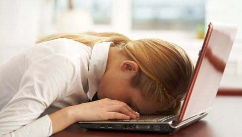 ОТКРИВЕНО КАДА ТАЧНО ПОЧИЊЕ ПОПОДНЕВНИ УМОР: Образац који се понавља из дана у дан