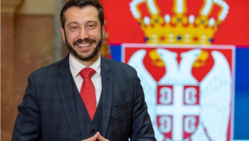 НЕБОЈША ЖУГИЋ УПУТИО ЧЕСТИТКУ ЗЛАТНИМ ВАТЕРПОЛИСТИМА: Хвала вам што сте показали како се бори за српску тробојку