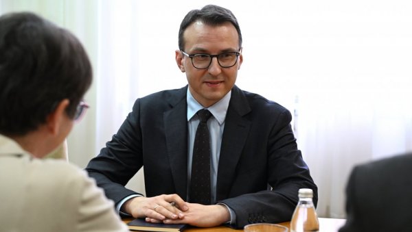 ПЕТКОВИЋ СЕ САСТАО СА АМБАСАДОРКОМ И ЗВАНИЧНИКОМ МСП НЕМАЧКЕ: Указао на тежак положај Срба у на КиМ због притисака Куртијевог режима