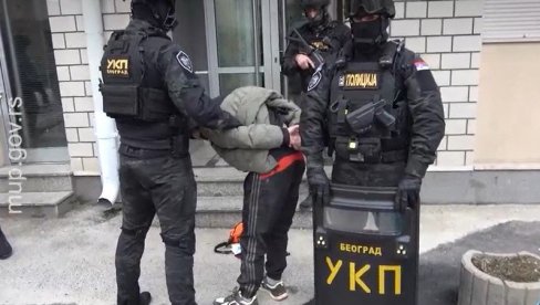 ОСУМЊИЧЕНИ ЗА УБИСТВО БАКИЋА ИМАО САУЧЕСНИКА? Полиција трага за мушкарцем са Интерполове потернице