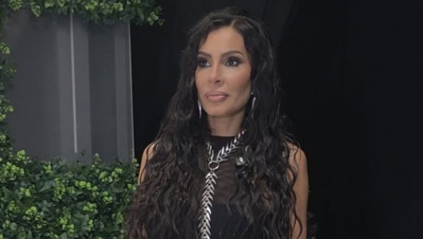 НЕШТО ПОТПУНО ДРУГАЧИЈЕ: Миа Борисављевић новом песмом најавила четврти студијски албум (ФОТО)