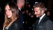 SKANDAL GA NIJE OMEO DA SLAVI SVOJU ŽENU: Dejvid Bekam pokazao Viktoriji koliko je voli! (FOTO)