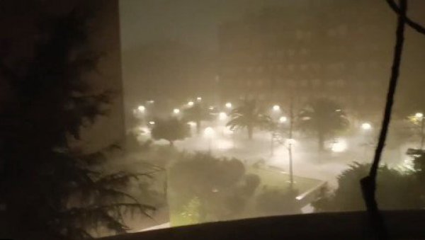 РАЗОРНА ОЛУЈА ОДНОСИ ЖИВОТЕ: Најновији снимци невремена - Милион корисника без струје, школе затворене у Португалу и Шпанији (ФОТО/ВИДЕО)