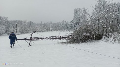 KIJAMET U CRNOJ GORI: Sneg u više gradova, delovi Cetinja i Nikšića satima bez struje
