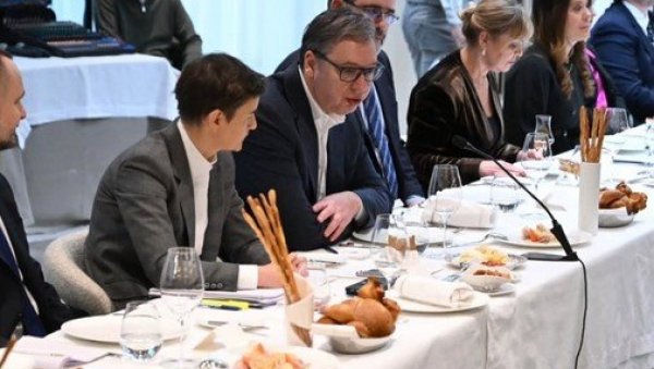 ВУЧИЋ СА АМБАСАДОРИМА ЗЕМАЉА ЧЛАНИЦА ЕУ: Отворен и садржајан разговор о европском путу Србије