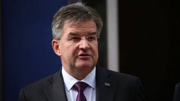 ЛАЈЧАК СЕ ОГЛАСИО ПОСЛЕ ОСТАВКЕ: Никад нисам учествовао у Епстајновим догађајима, нисам био упознат са његовим криминалним радњама