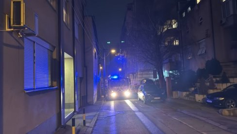 GORI KUĆA U BEOGRADU: Vatrogasci intervenisali, nije poznato da li ima stradalih