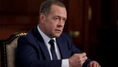 GORI OD NATO Medvedev: EU bi mogla da postane vojni savez neprijateljski prema Rusiji
