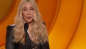 SKANDAL NA GREMIJU: Šer nagradu dodelila pokojnom pevaču i pozvala ga da izađe na scenu - Sad su joj javili da je UMRO
