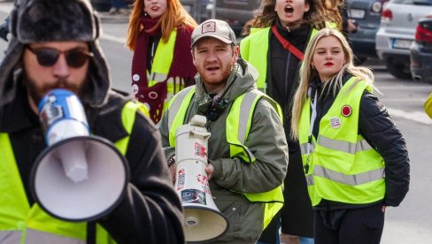 GLUMAC BLOKADER OSTAVIO KRCATU SALU U ŠOKU! Nije se pojavio na predstavi jer je pogrešio datum, sve otkazano