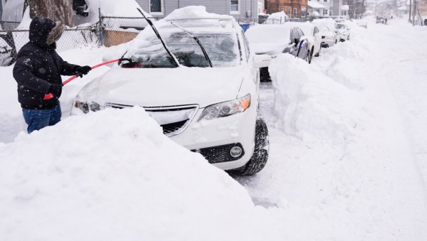 ЗАСТРАШУЈУЋА ЗИМСКА ОЛУЈА: Број жртава порастао на 30 у Јапану (ВИДЕО)