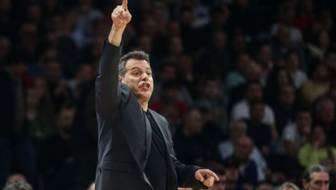 ZVEZDA I PARTIZAN MU DOŠLI GLAVE: Itudisu se drma klupa?!