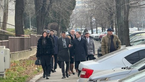 МИНИСТАР СЕЛАКОВИЋ СТИГАО У СПЕЦИЈАЛНИ СУД: Почиње суђење за случај „Генералштаб“