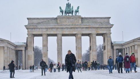 ЗБОГ УКИНУТЕ МЕРЕ 201 САОБРАЋАЈНА НЕЗГОДА ЗА НЕKОЛИКО САТИ: Суд у Берлину забранио со, број повређених не престаје да расте