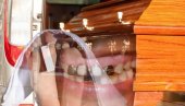 СТРАШНО Погребник продао 8кг златних зуба скинутих с лешева - и жена гробара из Немачке умешана