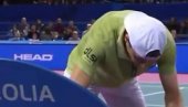SKANDAL KAKAV TENIS NE PAMTI! Ceo svet gleda i ne veruje kako je Francuz namestio meč (VIDEO)