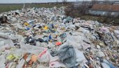НЕЛЕГАЛНА ДЕПОНИЈА ПОД НОСОМ: На Панчевачком путу 133, у близини седам породичних кућа, расте сметлиште без дозволе