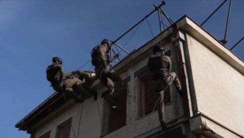 ELITNA 72. BRIGADA: Vrhunsko naoružanje, oprema i brutalna obuka u Pančevu (VIDEO)