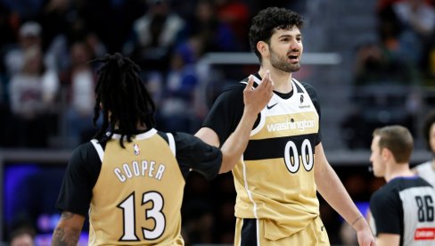 СЕНЗАЦИЈА У НБА! Бивши центар Партизана шокирао лидера Истока (ВИДЕО)