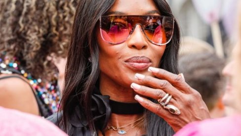 НАЈПОЗНАТИЈА МАНЕКЕНКА НА СВЕТУ СЕ ГОДИНАМА ДОПИСИВАЛА СА СЕКСУАЛНИМ ПРЕДАТОРОМ: Оно што му је тражила све је шокирало!