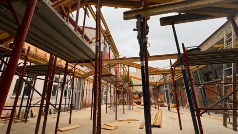 ГИМНАЗИЈА ПРЕ И НАКОН РЕКОНТРУКЦИЈЕ: Вучић поделио фотографије на свом Инстаграм профилу (ФОТО)