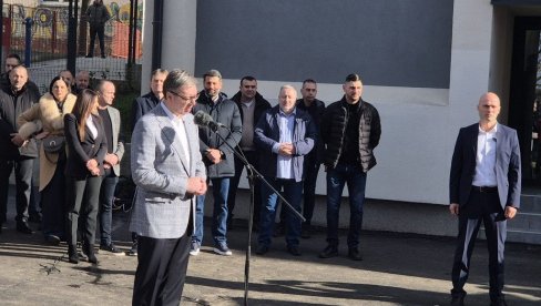 ВУЧИЋ У МЛАДЕНОВЦУ: Ми смо годину дана трпели терор - издржали смо га (ВИДЕО)