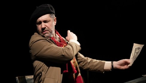 ĆOPIĆ NA SCENI TEATRA HUMANOSTI: Jedna ulaznica za „Baštu sljezove boje”  - Jedna donacija za Fondaciju NORBS PLUS