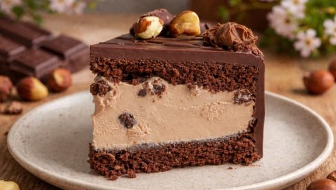 ČOKOLADNA TORTA SA LEŠNICIMA: Jednostavna za pripremu, a izuzetno efektna