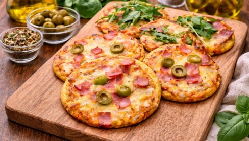 MINI PICE BEZ BRAŠNA: Brzo, zdravo i hrskavo – savršeno za laganu večeru ili užinu!