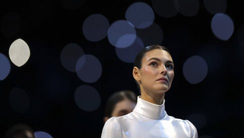 DEVOJKA LEONARDA DI KAPRIA NA OTVARANJU ZIMSKIH OI: Smatra se jednom od najlepših italijanskih manekenki (FOTO)