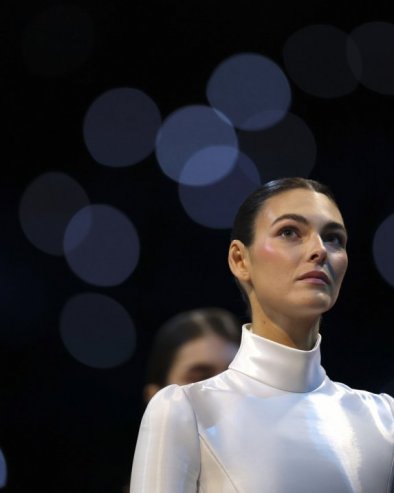 ДЕВОЈКА ЛЕОНАРДА ДИ КАПРИА НА ОТВАРАЊУ ЗИМСКИХ ОИ: Сматра се једном од најлепших италијанских манекенки (ФОТО)