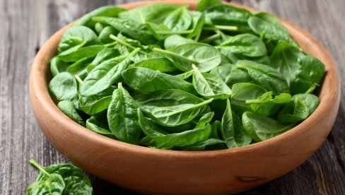 ТРИК ЗА УКУСНИЈИ СПАНАЋ: Ево шта урадити уместо класичног кувања