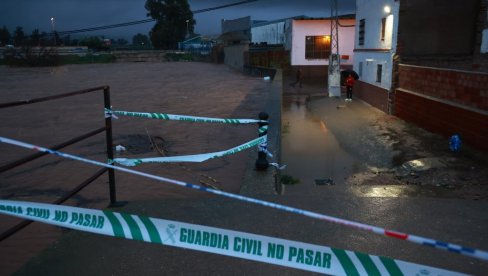 МАРТА УБИЛА ДВЕ ОСОБЕ: Хиљаде евакуација и затварање стотина путева у Шпанији