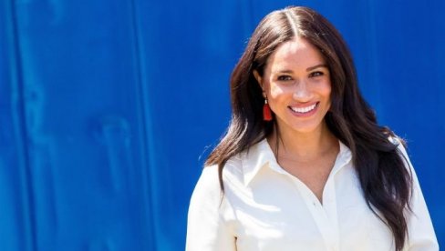 РЕТКО ПОЈАВЉИВАЊЕ МЕГАН МАРКЛ НА ЦРВЕНОМ ТЕПИХУ: Дуго није била овако гламурозна (ФОТО)