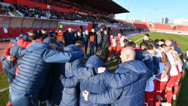 ТИМ СА „КАРАЂОРЂА“ УБРЗАО КОРАК - КА ТИТУЛИ? Фудбалери Војводине после рапсодије против Младости из Лучана не лете