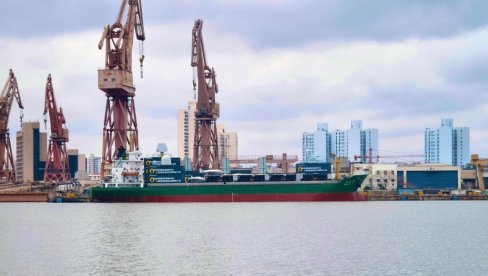 KINA REŠILA RUSKI PROBLEM Trgovački brodovi dobili moćno naoružanje: Peking štiti svoju flotu od američkih pirata