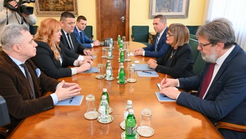 PODRŠKA PODIZANJU SPOMENIKA: Sastanak Maje Gojković sa predstavnicima Makedonskog nacionalnog saveta