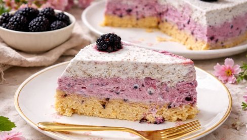 ŠLAG TORTA SA KUPINAMA: Brza poslastica bez pečenja