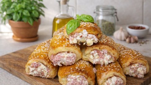 БРЗЕ РОЛНИЦЕ СА ШУНКОМ И СИРОМ: Без квасца, без уља и без чекања