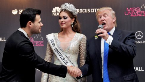 РУСКА СЛУЖБА ИМА ТРАМПОВЕ СЕКС-СНИМКЕ ИЗ ХОТЕЛА РИЦ НАСТАЛЕ 2013. ГОДИНЕ Бивши обавештајац активирао бомбу и изнео шок тврдње